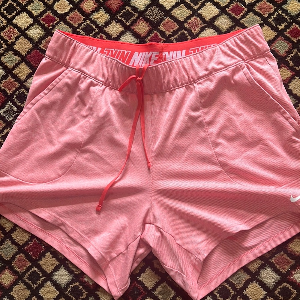 Nike Leisure Shorts Coral